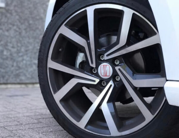 IMG_0089 17 Inch Velgen 5x100- GTI Brescia Look Velgen set Glans Zwart Gepolijste Kleur