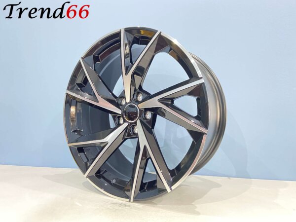 IMG_4431 18 Inch Velgen 5x112- CL2 R8 Look Velgen set in Hoogglans Zwart Gepolijste kleur