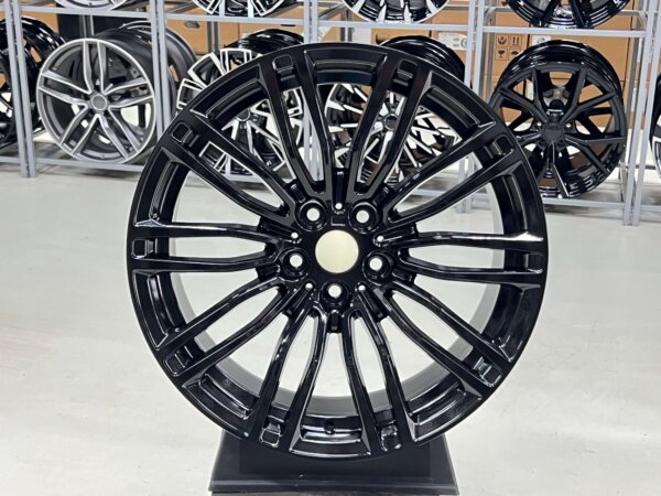 19 Inch Velgen 5x120- Breedset Style 664M Look Hoogglans Zwarte velgen set