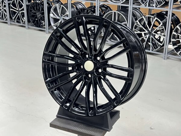 19 Inch Velgen 5x120- Breedset Style 664M Look Hoogglans Zwarte velgen set