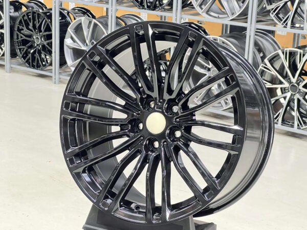 19 Inch Velgen 5x120- Breedset Style 664M Look Hoogglans Zwarte velgen set
