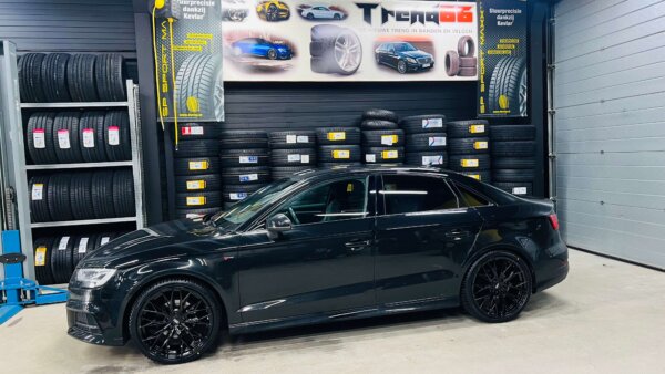 18 Inch Velgen 5x112- Vossen Velocity Look Velgen Set. Glans zwarte Kleur