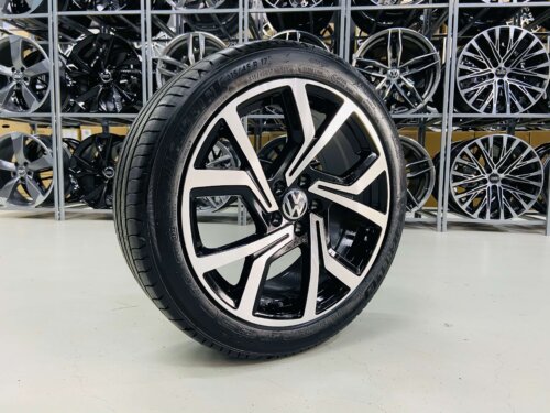 IMG_E6281 17 Inch Velgen 5x100- GTI Brescia Look Velgen set Glans Zwart Gepolijste Kleur