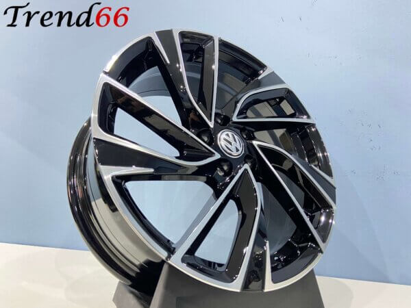 IMG_1038 17 Inch Velgen 5x100- Adelaide Look Hoogglans Zwart Gepolijste kleur