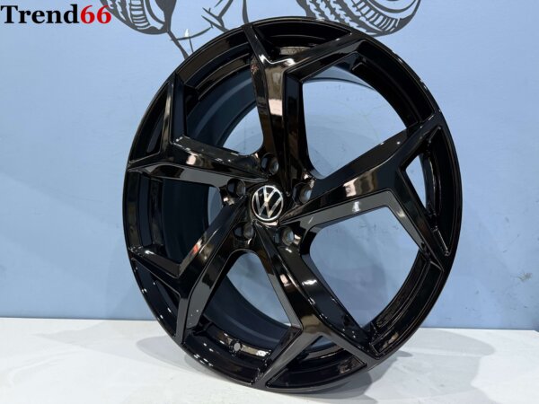 IMG_2777 18 Inch Velgen 5x112- Bonneville Look Velgen Zwarte Kleur