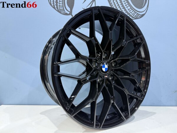 19'' 5x120 Breed Set Style 1000M Look Hoogglans Zwarte Kleur