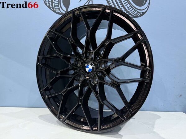 19'' 5x120 Breed Set Style 1000M Look Hoogglans Zwarte Kleur