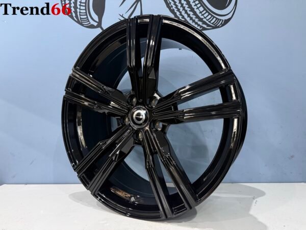 IMG_5466 19 Inch Velgen 5x108 5 Spaak ST R Desing Look Velgen Hoogglans Zwart
