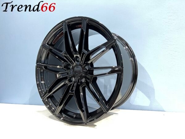 IMG_8185 19 Inch 5x112 825M Look Breed Set Hoogglans Zwarte Kleur