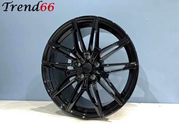 IMG_8186 19 Inch 5x112 825M Look Breed Set Hoogglans Zwarte Kleur