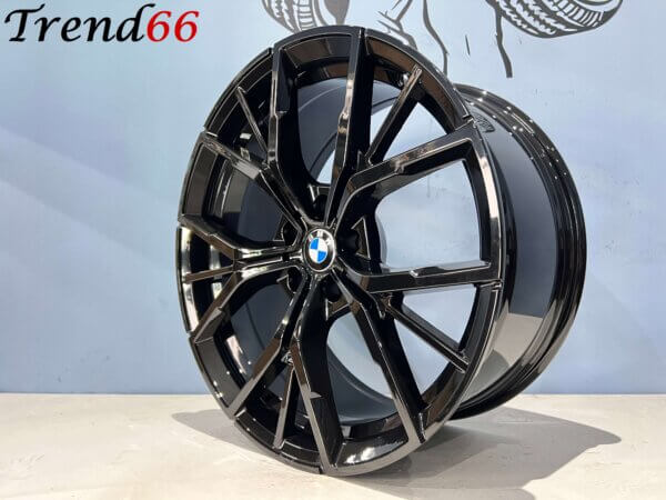 IMG_8258 19 Inch Velgen 5x120- Style 845M Look BREEDSET in Hoogglans Zwart