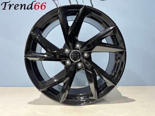 IMG_8350 18'' Velgen 5x112 R8 Look Velgen Set. Hoogglans Zwart Sterke en Kwaliteit SportVelgen