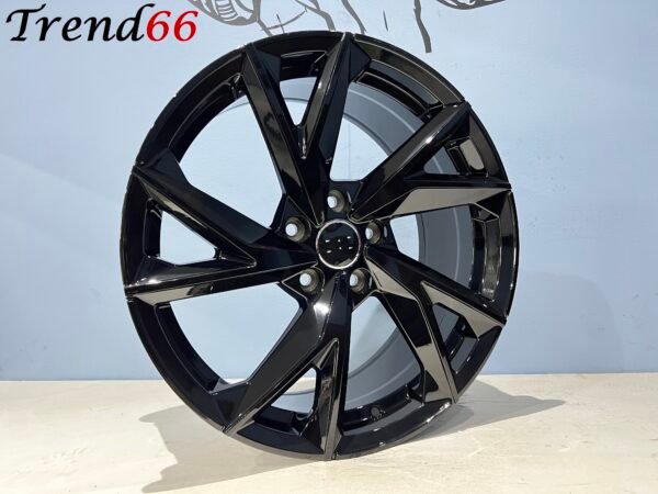 IMG_8351 18'' Velgen 5x112 R8 Look Velgen Set. Hoogglans Zwart Sterke en Kwaliteit SportVelgen