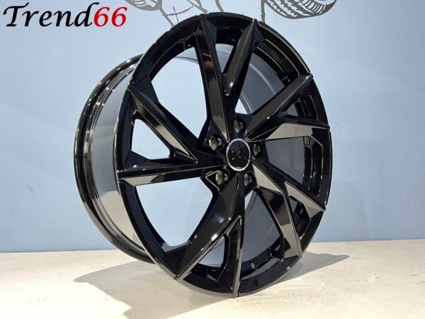IMG_8354 18'' Velgen 5x112 R8 Look Velgen Set. Hoogglans Zwart Sterke en Kwaliteit SportVelgen