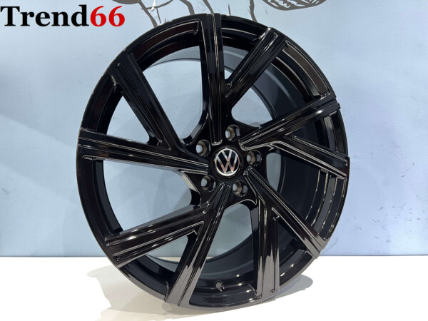 18 Inch Velgen 5x112- Bergamo Look Velgen Set Glans Zwart