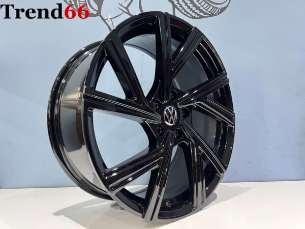 18 Inch Velgen 5x112- Bergamo Look Velgen Set Glans Zwart