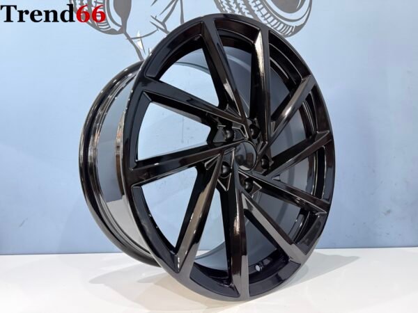 IMG_8579 18'' Velgen 5x112 Spielberg Look Velgen set Hoogglans Zwarte Kleur