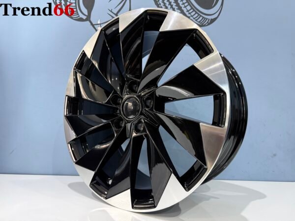 18'' Nieuw In Doos FR Model Velgen Set. Hoogglans Zwart Gepolijst Kleur SportVelgen.
