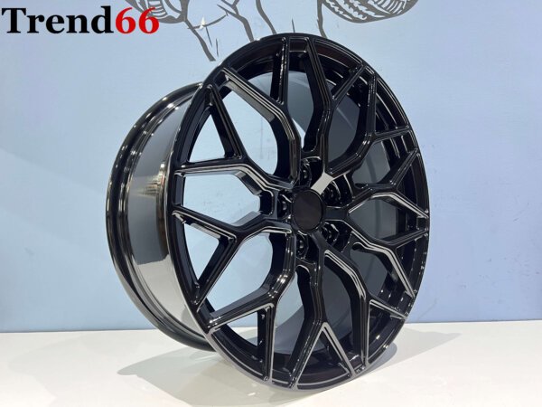 IMG_8744 18 Inch 5x112 Y Spaak Vossen Look Hoogglans Zwarte kleur Velgen Set
