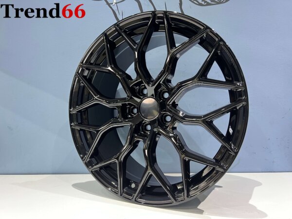 18 Inch 5x100 GTI Vossen Look Velgen Set Hoogglans Zwarte Kleur
