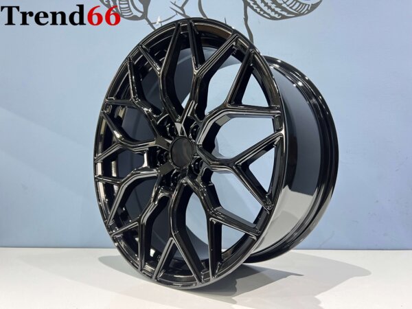 18 Inch 5x100 Vossen R8 Look Velgen Set Hoogglans Zwarte Kleur