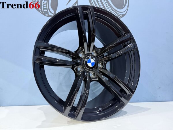 19 Inch 5x120 Breed Set Style 437M Look Velgen Set Hoogglans Zwarte Kleur
