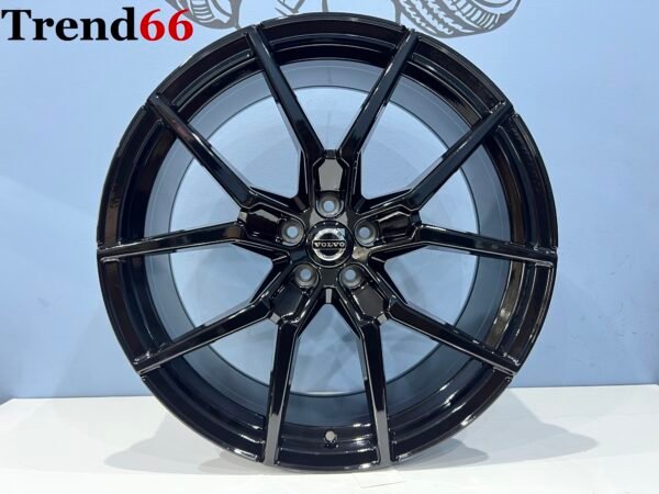 IMG_9097 21'' Velgen 5x108 R Line Look model Velgen Set. Hoogglans Zwart kleur