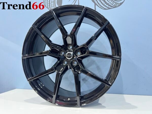 IMG_9098 21'' Velgen 5x108 R Line Look model Velgen Set. Hoogglans Zwart kleur