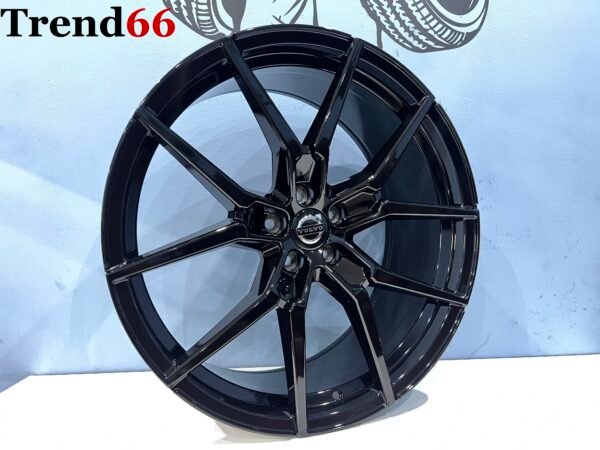 IMG_9099 21'' Velgen 5x108 R Line Look model Velgen Set. Hoogglans Zwart kleur