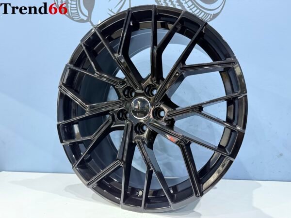 IMG_9112 19'' In Doos 2026 Model RS Look Velgen Set. Glans Zwart Kleur SportVelgen.