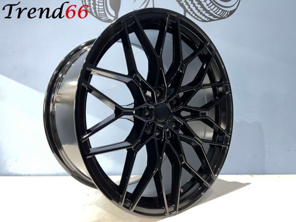 IMG_9755 19 Inch 5x112 1000M Look Velgen Set Hoogglans Zwarte Kleur