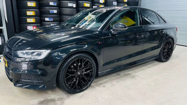 18 Inch Velgen 5x100-RS Velocity Look Hoogglans Zwarte kleur