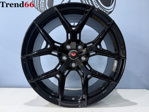IMG_2208 19 inch 5x112 Vossen 5Y Spaak R Look Velgen Set Hoogglans Zwart