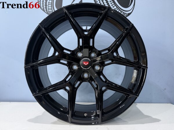 IMG_2208 19 inch 5x112 Vossen 5Y Spaak R Look Velgen Set Hoogglans Zwart