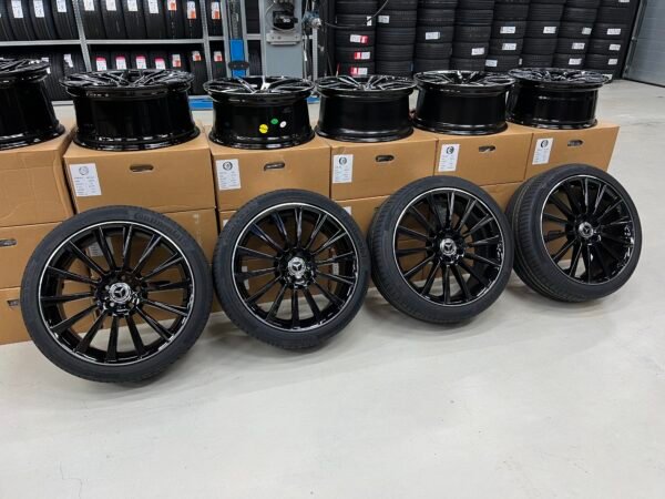 19'' 5x112 Multispaak AMG Look Hoogglans zwarte kleur met Chrome rand/Lip Kleur Sportvelgen Set