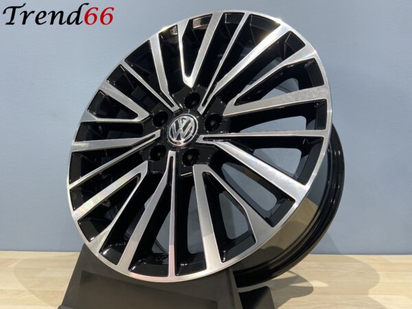 IMG_7147 18 Inch Velgen 5x120 - Vw Transporter Palmerston Look Verzwaard Hoogglans Zwart Gepolijst