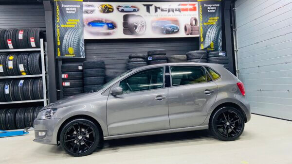 IMG_E7821 17 Inch 5x100 Pretoria Look Velgen Set Hoogglans Zwarte Kleur